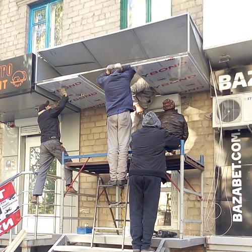 Установка и подключение вывески для наружной рекламы в Днепре